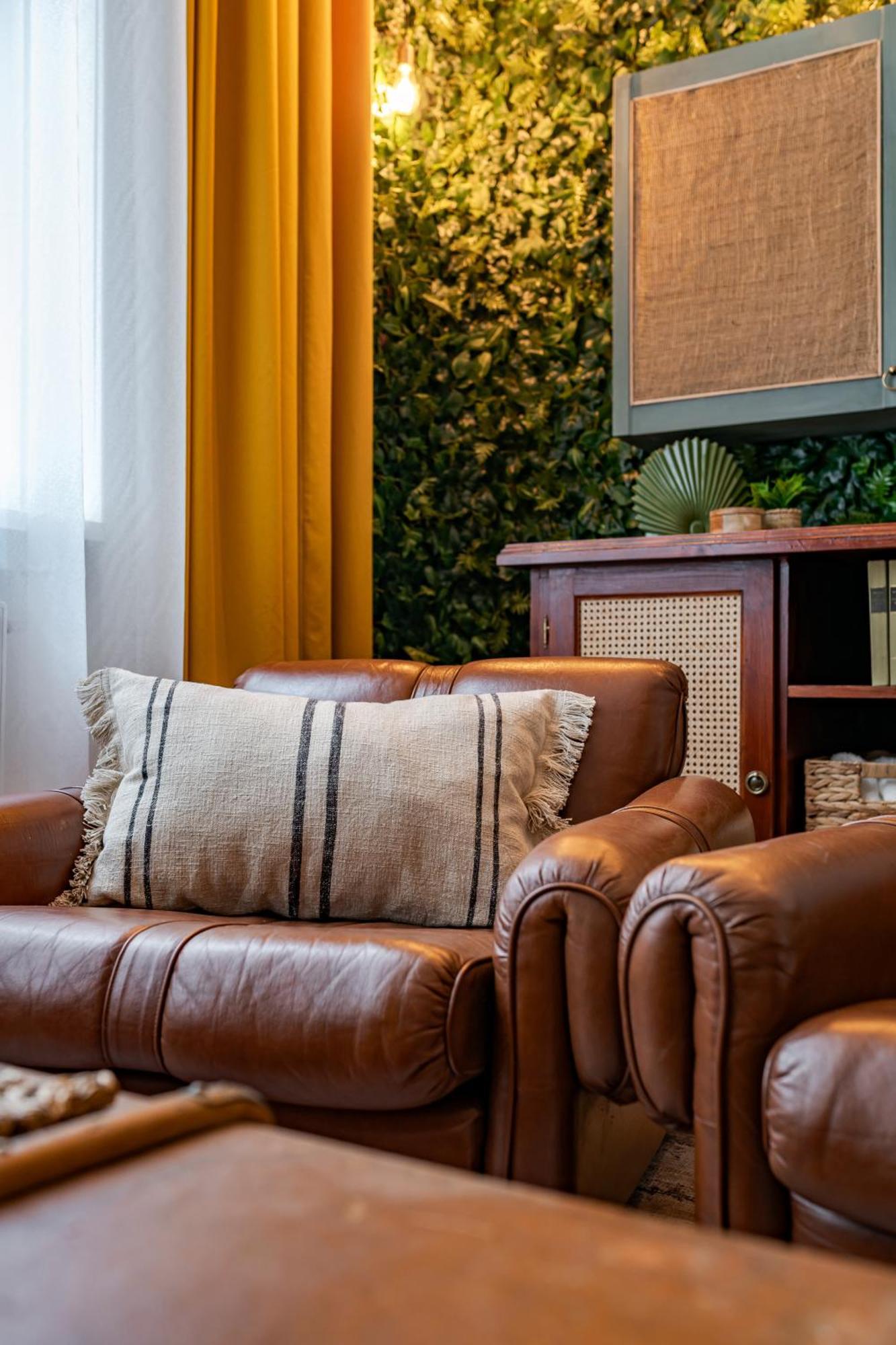 Jungle Aesthetics Downtown Apartman Aircon And Garage Parking Budapeşte Dış mekan fotoğraf