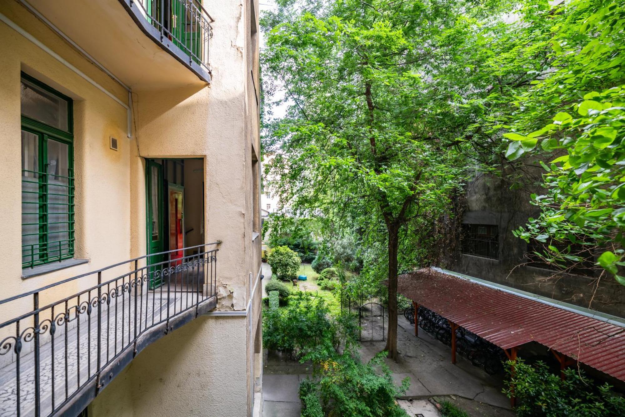 Jungle Aesthetics Downtown Apartman Aircon And Garage Parking Budapeşte Dış mekan fotoğraf